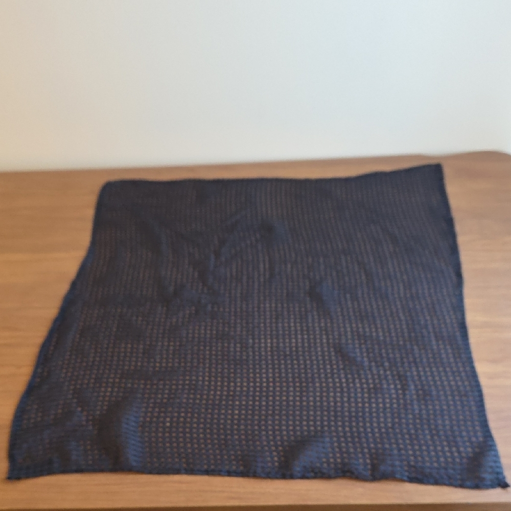 Heyne Bogut Lightweight Black Square Scarf